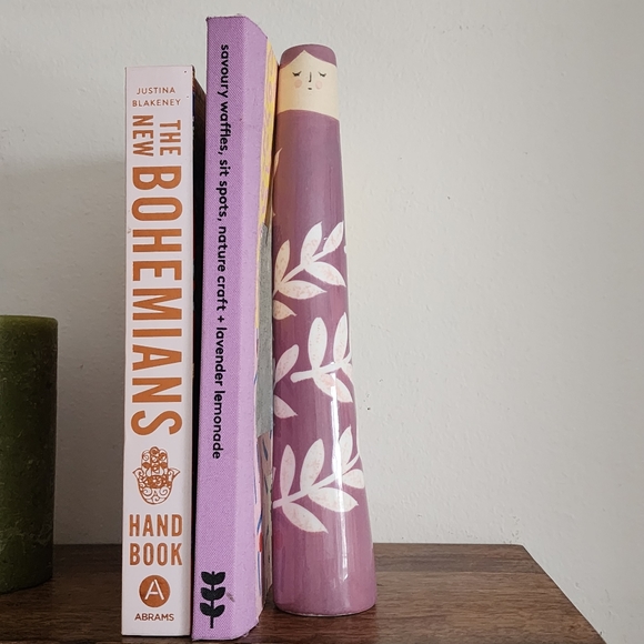 Reyna Glossy Porcelain Purple Floral Bud Vase - Picture 4 of 6